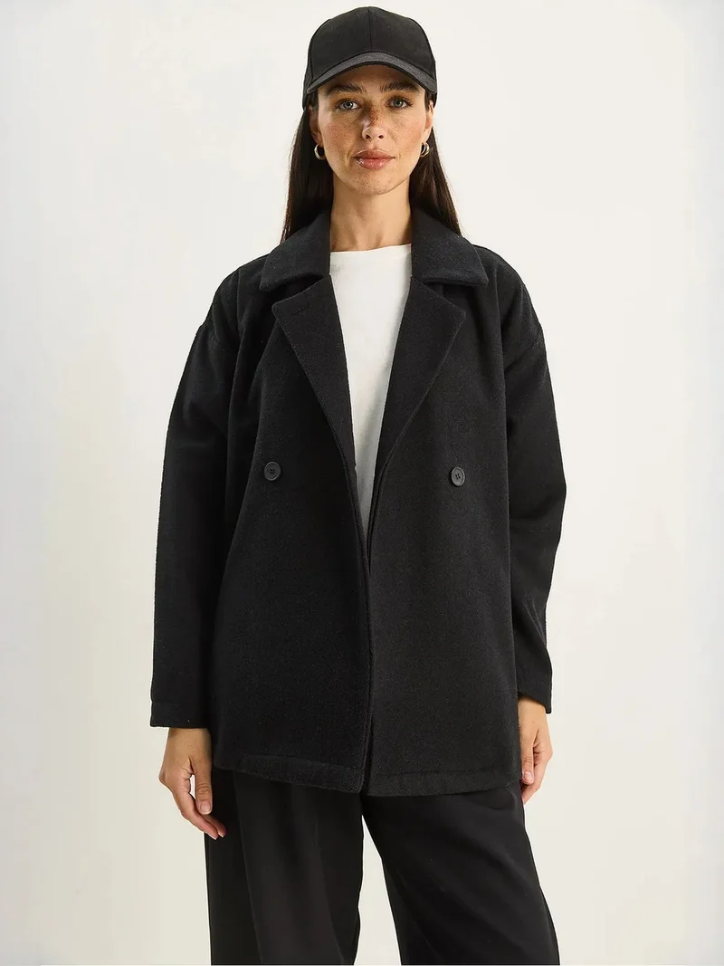 بيانكو لوتشي LUCCI Oversized Coat with Button Closure